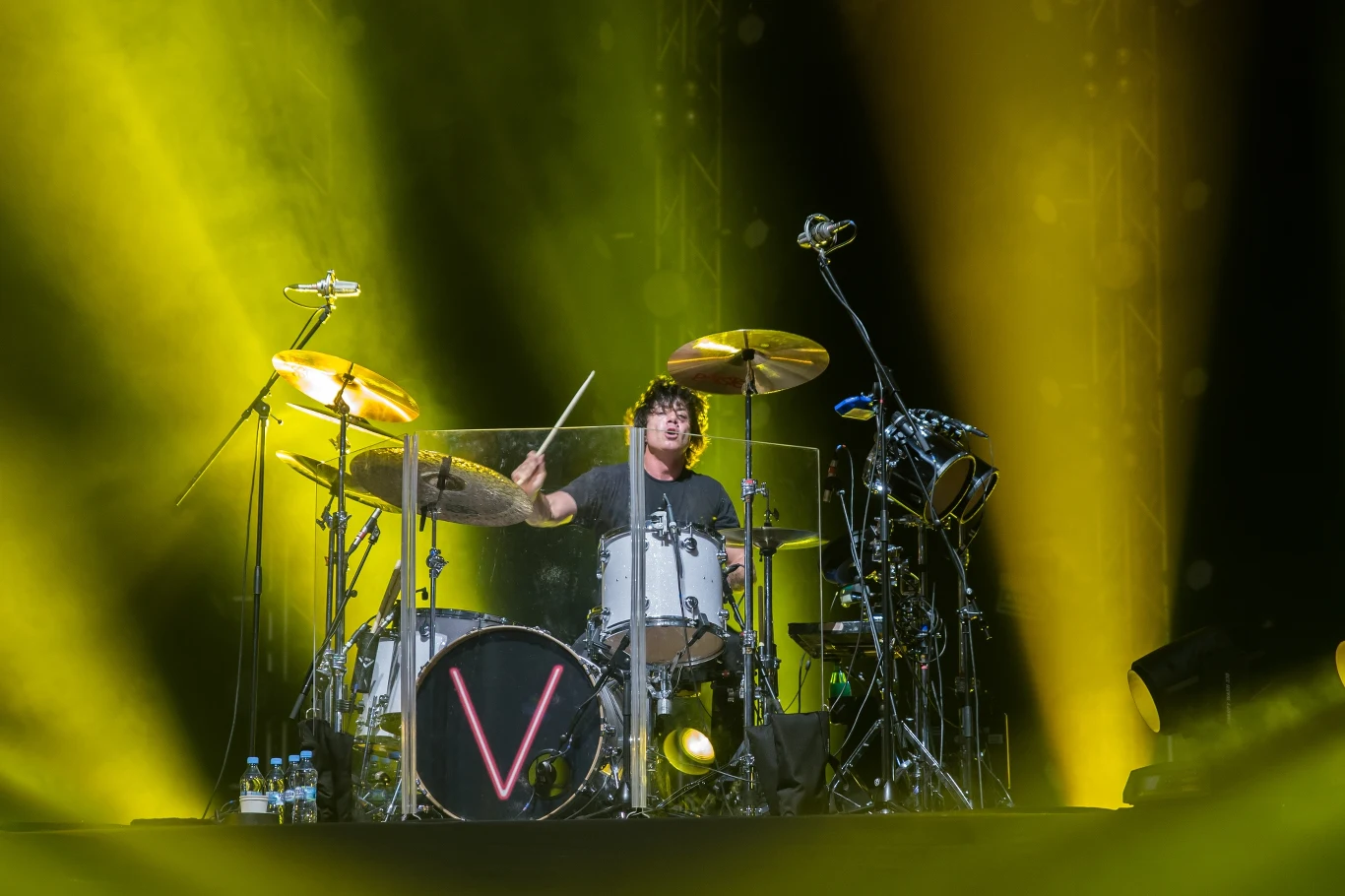W 2006 r. Matt Flynn w składzie Maroon 5 na stałe zastąpił Ryana Dusicka, któremu kontuzja uniemożliwiła występy.