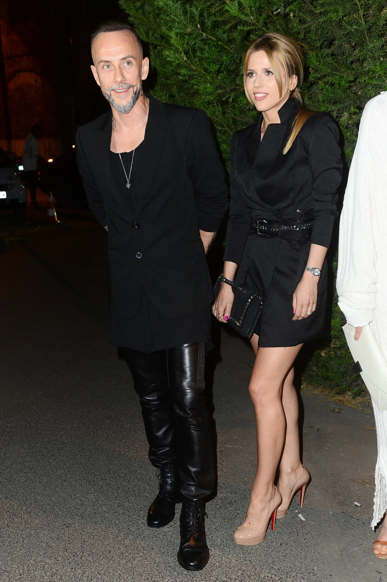 Nergal z tajemniczą nieznajomą Nergal z tajemniczą nieznajomą