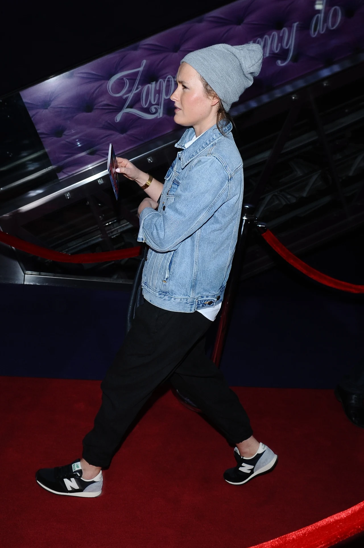 Olga Frycz cieszy się z chałturki? Olga Frycz cieszy się z chałturki?