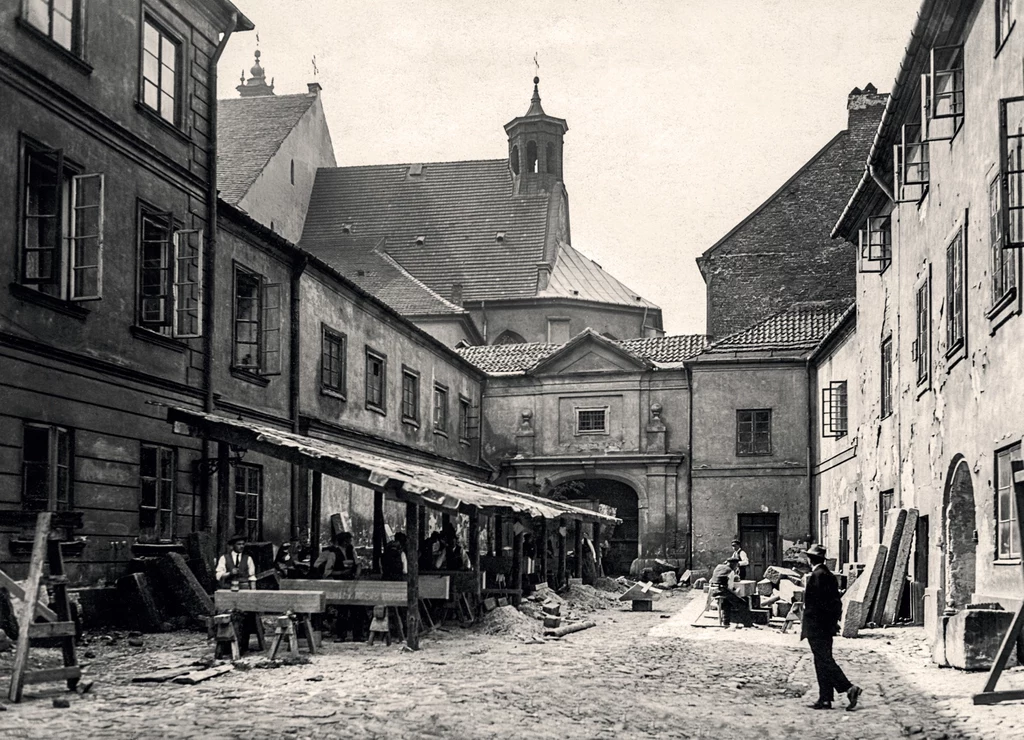 Podwórze kuchenne Zamku Królewskiego Podwórze kuchenne Zamku Królewskiego