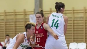 Polka Agnieszka Skobel (C) oraz Dora Medgyessy (L) i Tijana Krivacevic (P)