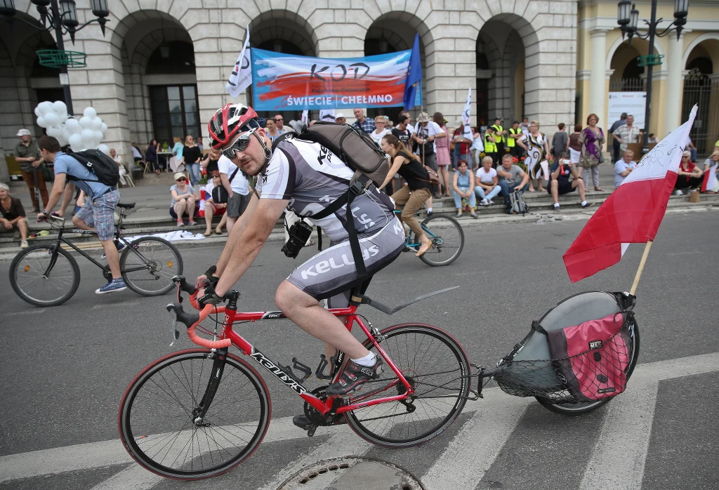 Ulicami Warszawy przeszedł marsz "Wszyscy dla Wolności" organizowany przez KOD. Ulicami Warszawy przeszedł marsz "Wszyscy dla Wolności" organizowany przez KOD.