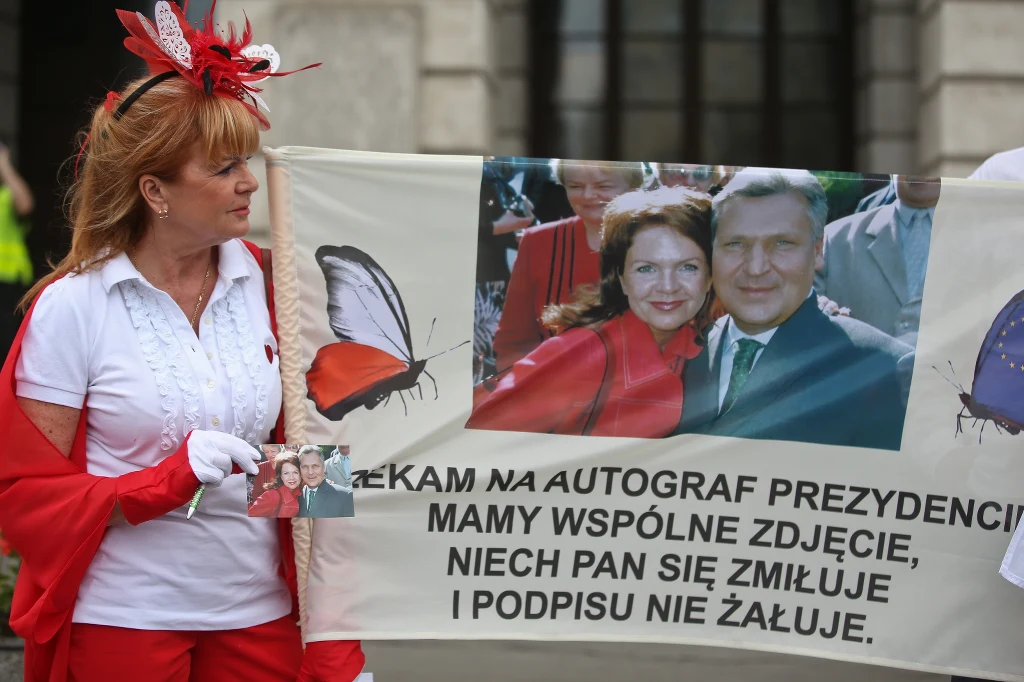 Ulicami Warszawy przeszedł marsz "Wszyscy dla Wolności" organizowany przez KOD. Ulicami Warszawy przeszedł marsz "Wszyscy dla Wolności" organizowany przez KOD.