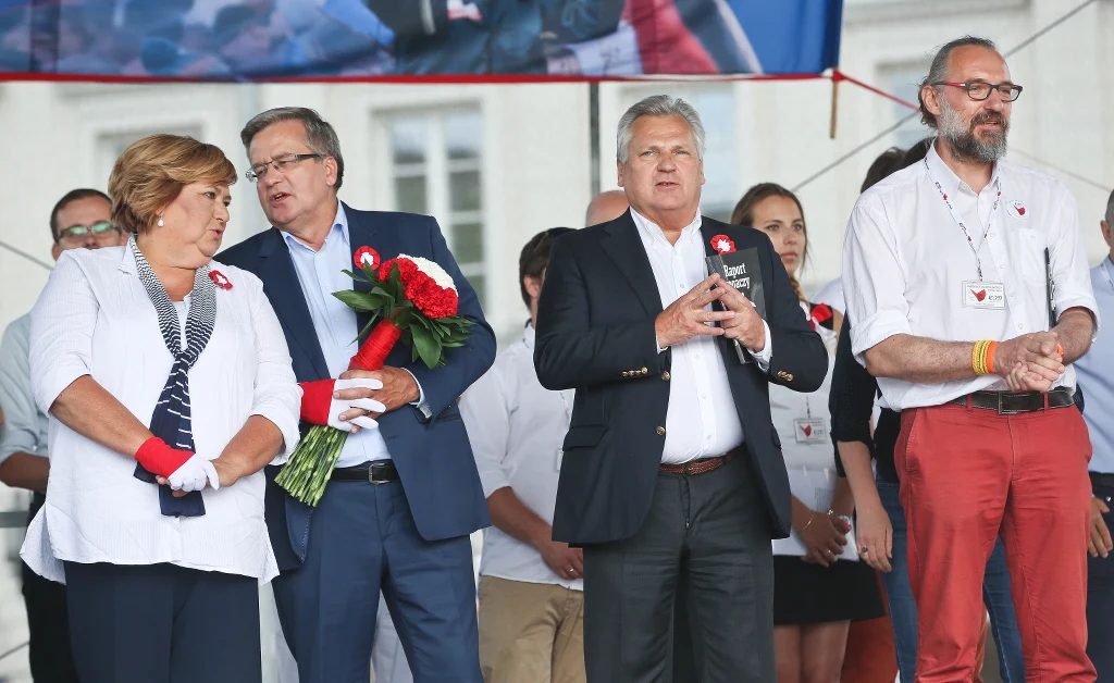 Ulicami Warszawy przeszedł marsz "Wszyscy dla Wolności" organizowany przez KOD. Ulicami Warszawy przeszedł marsz "Wszyscy dla Wolności" organizowany przez KOD.