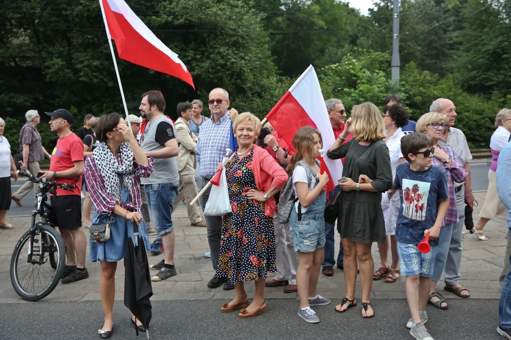 Ulicami Warszawy przeszedł marsz "Wszyscy dla Wolności" organizowany przez KOD. Ulicami Warszawy przeszedł marsz "Wszyscy dla Wolności" organizowany przez KOD.