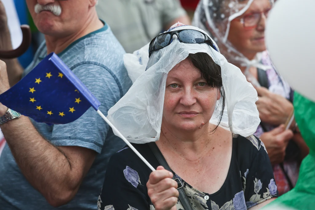 Ulicami Warszawy przeszedł marsz "Wszyscy dla Wolności" organizowany przez KOD. Ulicami Warszawy przeszedł marsz "Wszyscy dla Wolności" organizowany przez KOD.