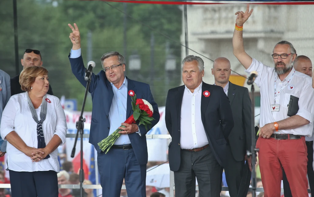 Ulicami Warszawy przeszedł marsz "Wszyscy dla Wolności" organizowany przez KOD. Ulicami Warszawy przeszedł marsz "Wszyscy dla Wolności" organizowany przez KOD.