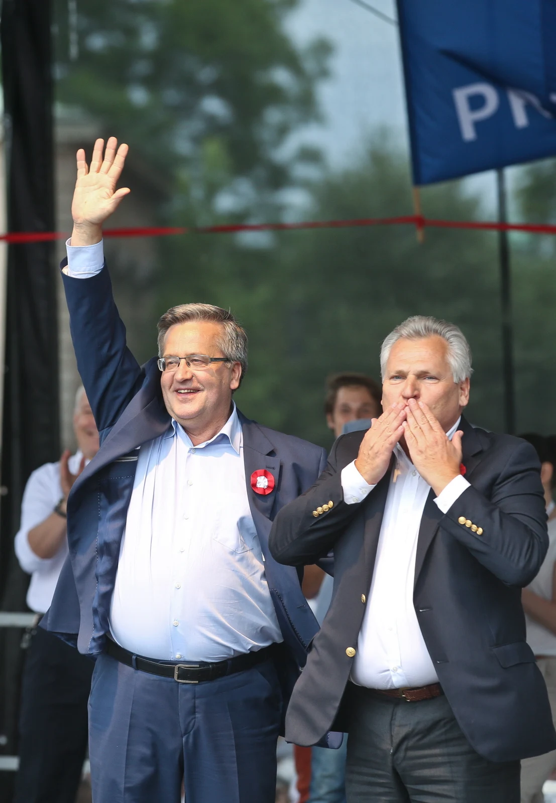 Ulicami Warszawy przeszedł marsz "Wszyscy dla Wolności" organizowany przez KOD. Ulicami Warszawy przeszedł marsz "Wszyscy dla Wolności" organizowany przez KOD.