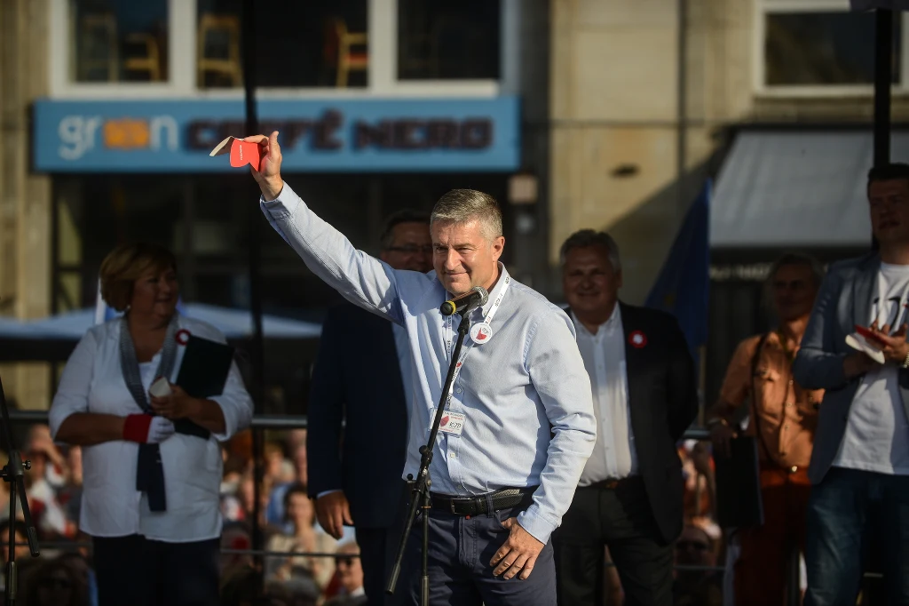 Ulicami Warszawy przeszedł marsz "Wszyscy dla Wolności" organizowany przez KOD. Ulicami Warszawy przeszedł marsz "Wszyscy dla Wolności" organizowany przez KOD.