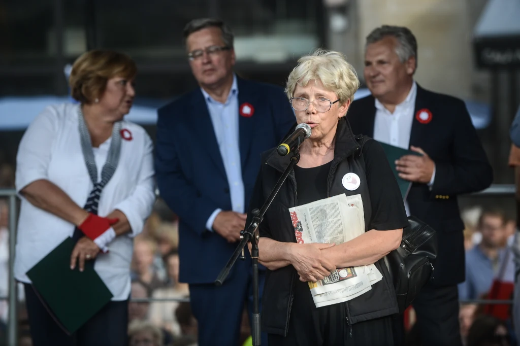 Ulicami Warszawy przeszedł marsz "Wszyscy dla Wolności" organizowany przez KOD. Ulicami Warszawy przeszedł marsz "Wszyscy dla Wolności" organizowany przez KOD.