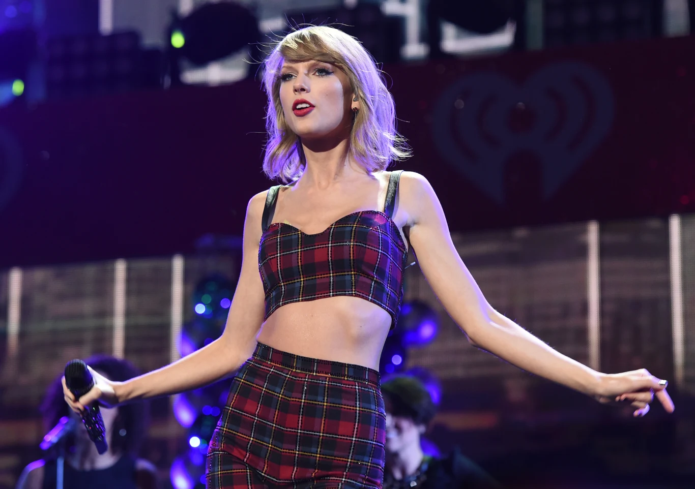 Taylor Swift w sieci nie ma lekko po kolejnym rozstaniu Taylor Swift w sieci nie ma lekko po kolejnym rozstaniu