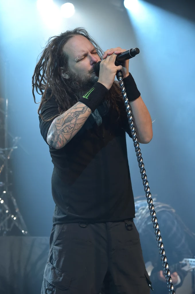 Jonathan Davis stoi na czele grupy Korn