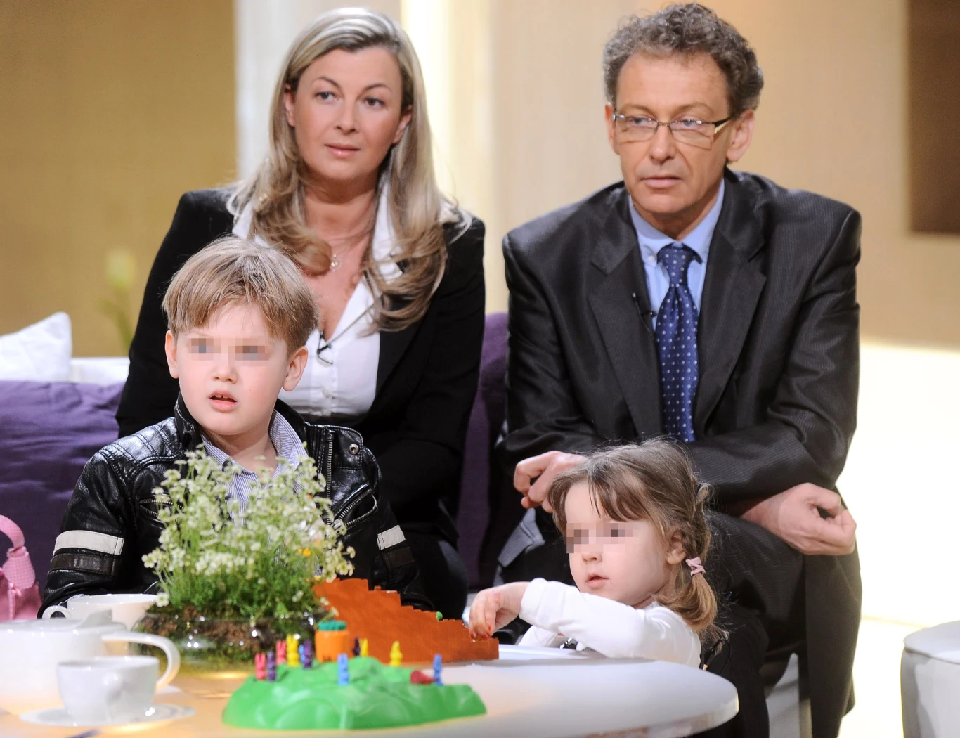 Jacek Borkowski z żoną Magdaleną i dziećmi, 2011 r. Jacek Borkowski z żoną Magdaleną i dziećmi, 2011 r.