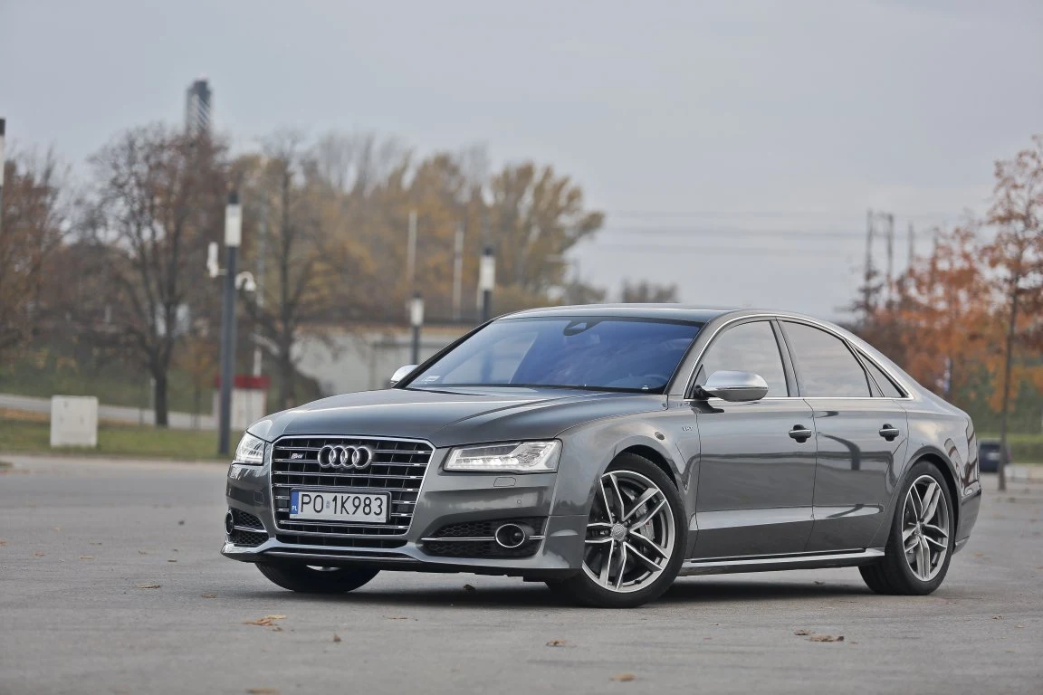 Audi S8