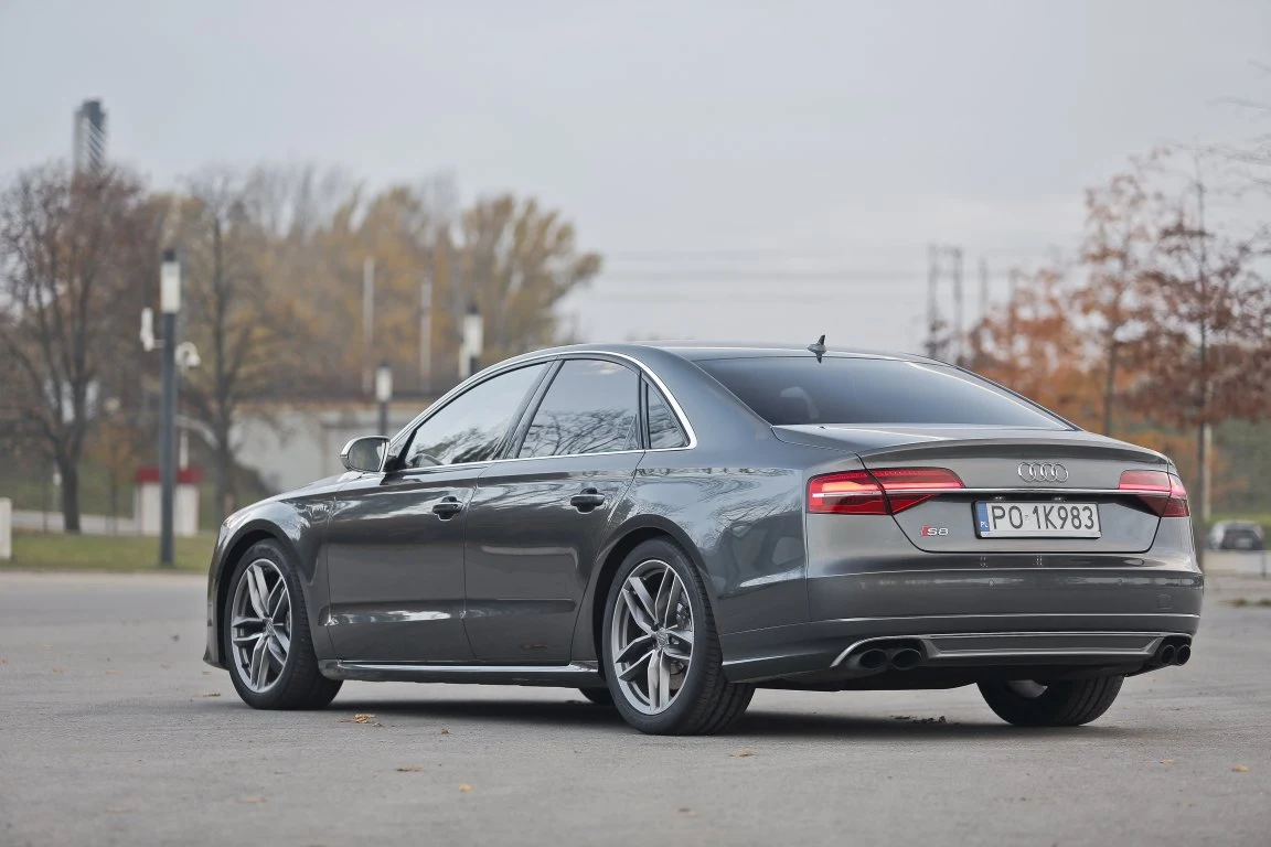 Audi S8