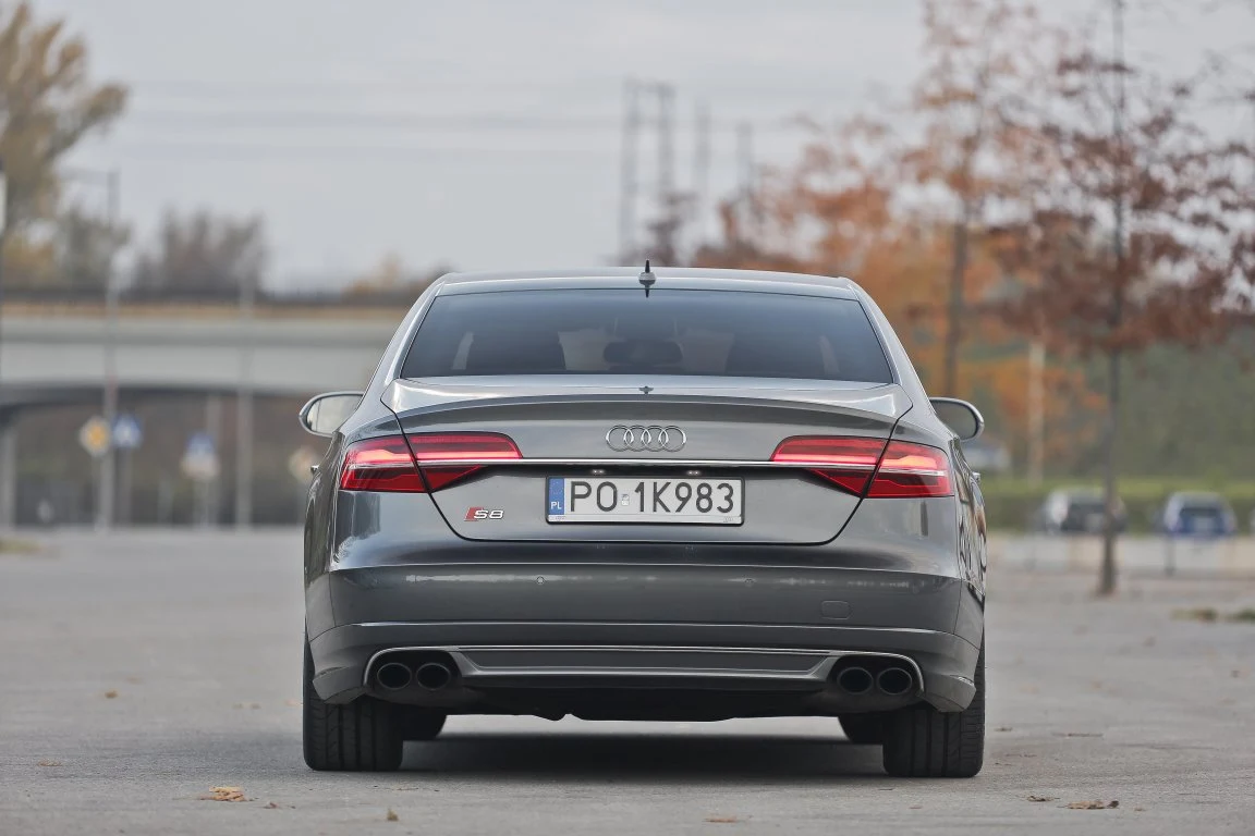 Audi S8