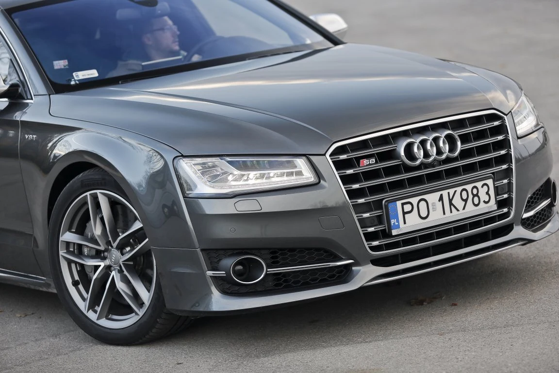 Audi S8
