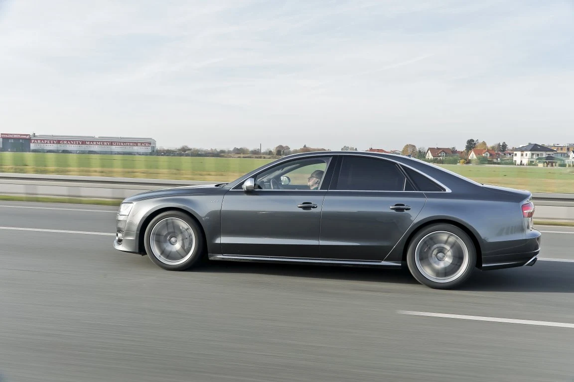 Audi S8