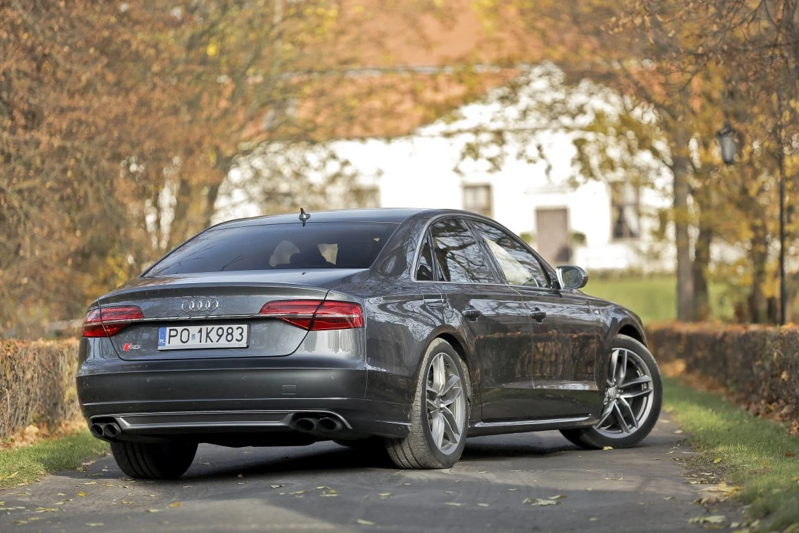 Audi S8