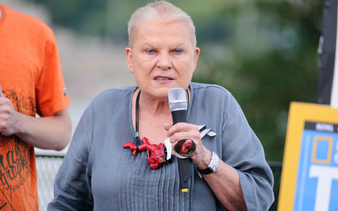 Elżbieta Dzikowska Elżbieta Dzikowska