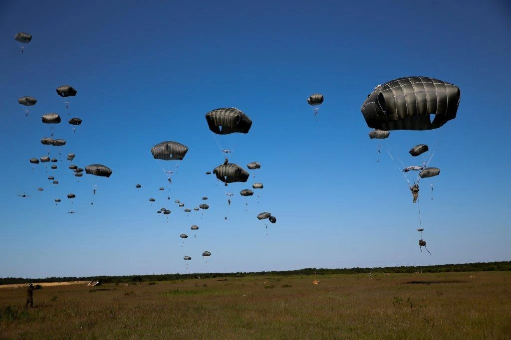 Desant pod Toruniem przeprowadzony w ramach ćwiczeń Anakonda-16