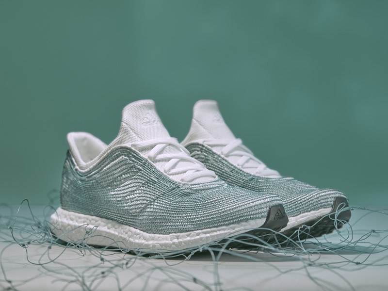 Adidas x Parley - but "utkany" z odpadów znalezionych w oceanie