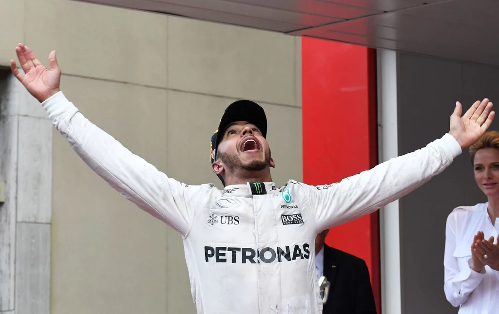 Lewis Hamilton ma powody do radości