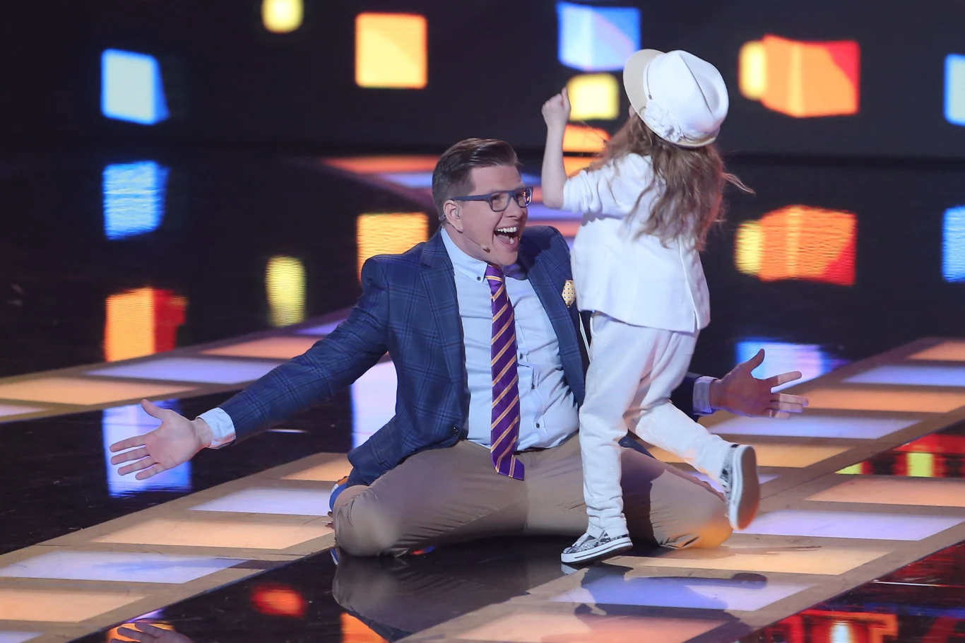 Dziennikarz ma już doświadczenie w prowadzeniu programów Dziennikarz ma już doświadczenie w prowadzeniu programów