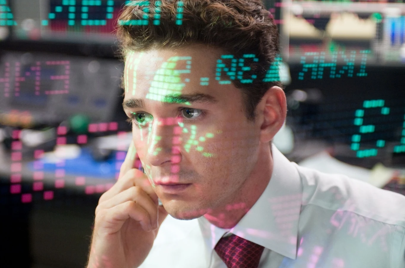 W 2010 mogliśmy go zobaczyć w sequelu słynnego filmu Olivera Stone'a z lat 80. - "Wall Street: Pieniądz nie śpi". Aktor wcielił się tu w postać młodego maklera giełdowego, wciągającego do współpracy skompromitowanego w pierwszej części Gordona Gekko (Michael Douglas).
 