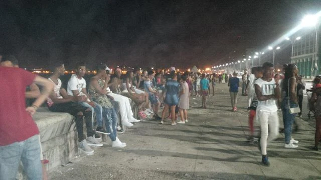 Malecón: Tu zawiązują się nowe przyjaźnie i rodzą się miłości Malecón: Tu zawiązują się nowe przyjaźnie i rodzą się miłości