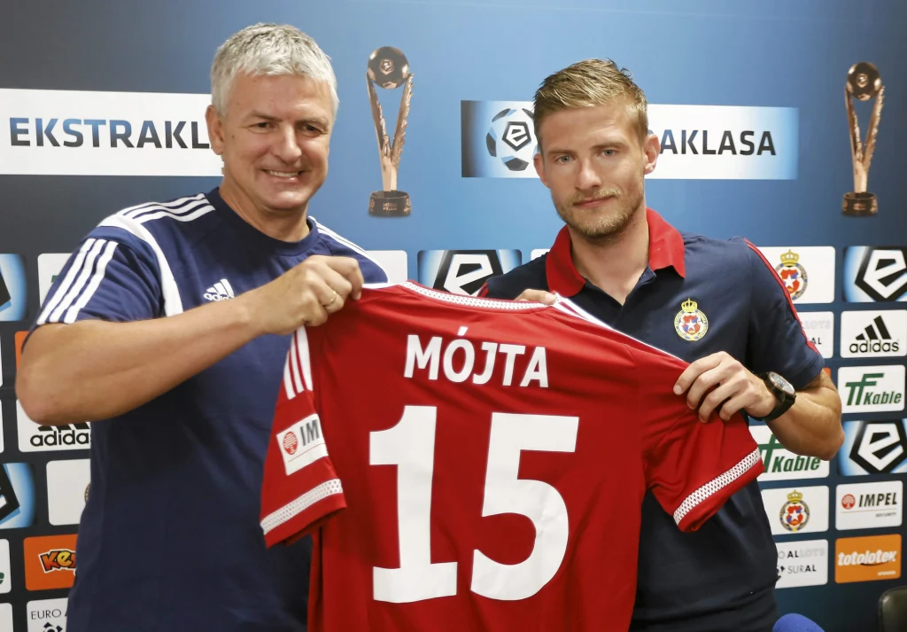 Trener Wisły Kraków Dariusz Wdowczyk i Adam Mójta Trener Wisły Kraków Dariusz Wdowczyk i Adam Mójta