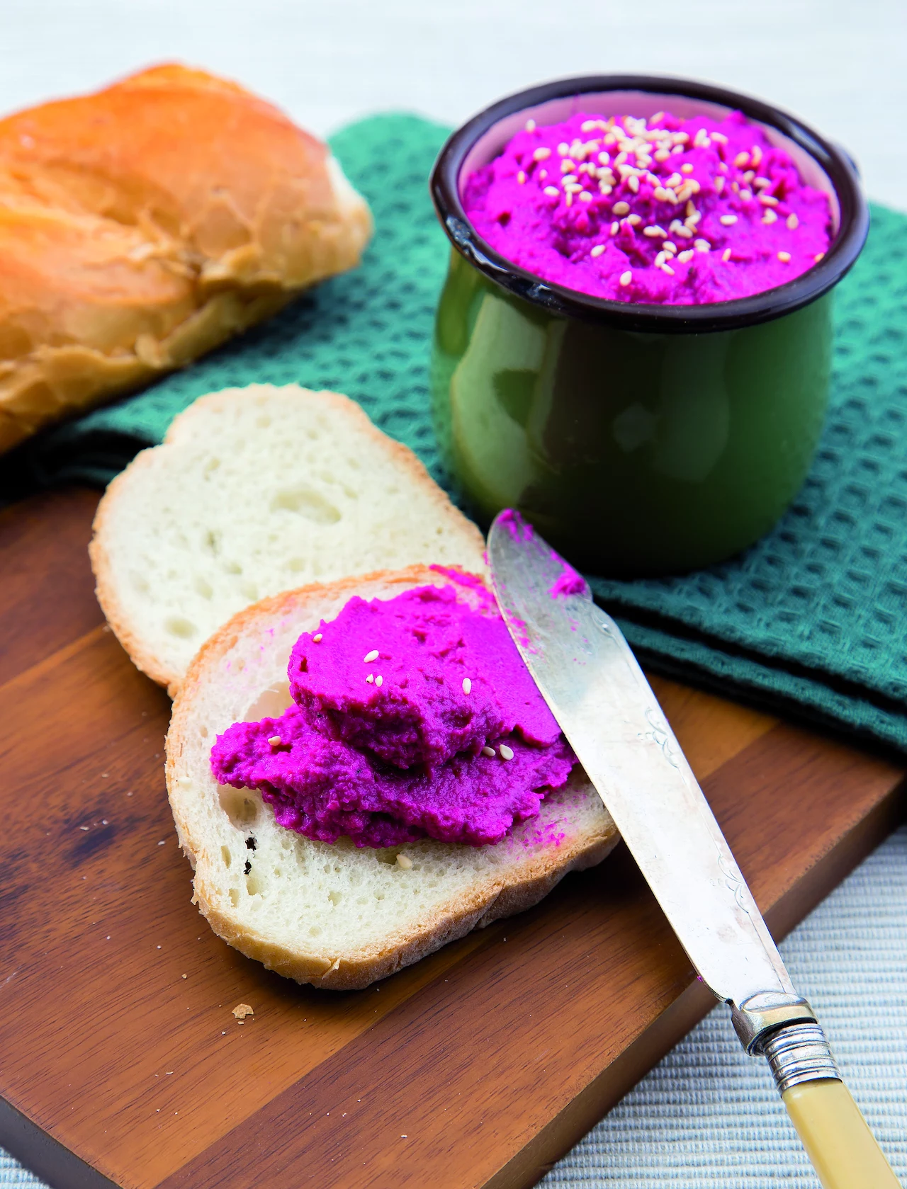 Hummus buraczany Hummus buraczany
