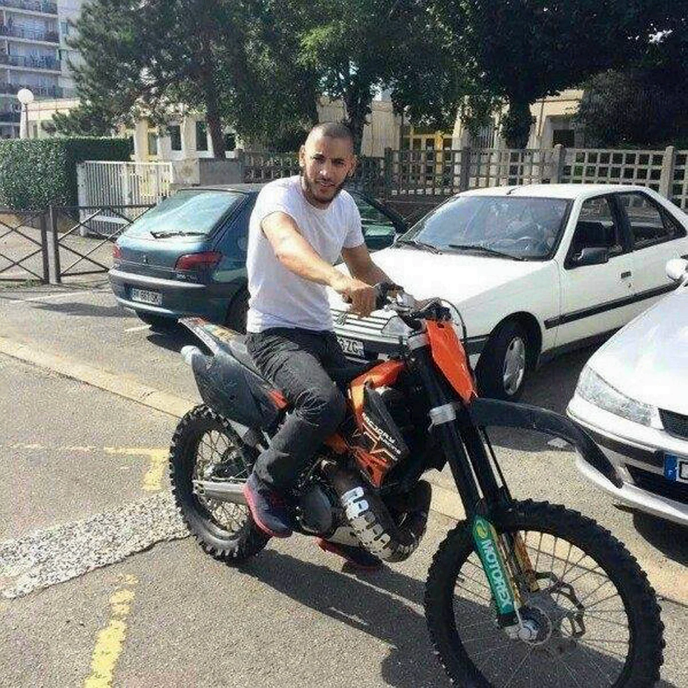 W akcji policji antyterrorystycznej RAID pod Paryżem został zlikwidowany sympatyk dżihadu, który zamordował wziętych jako zakładników policjanta wraz z jego żoną. 
