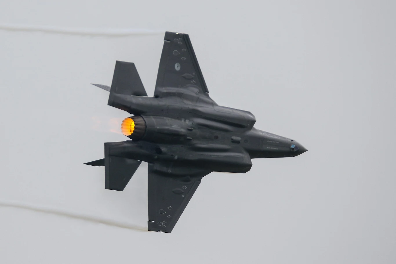 Holenderskie F-35A podczas pokazów lotniczych Royal Netherlands Air Force Open Days 2016