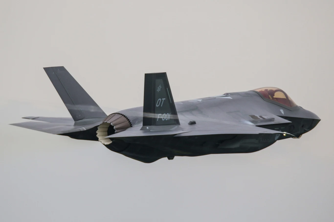 Holenderskie F-35A podczas pokazów lotniczych Royal Netherlands Air Force Open Days 2016