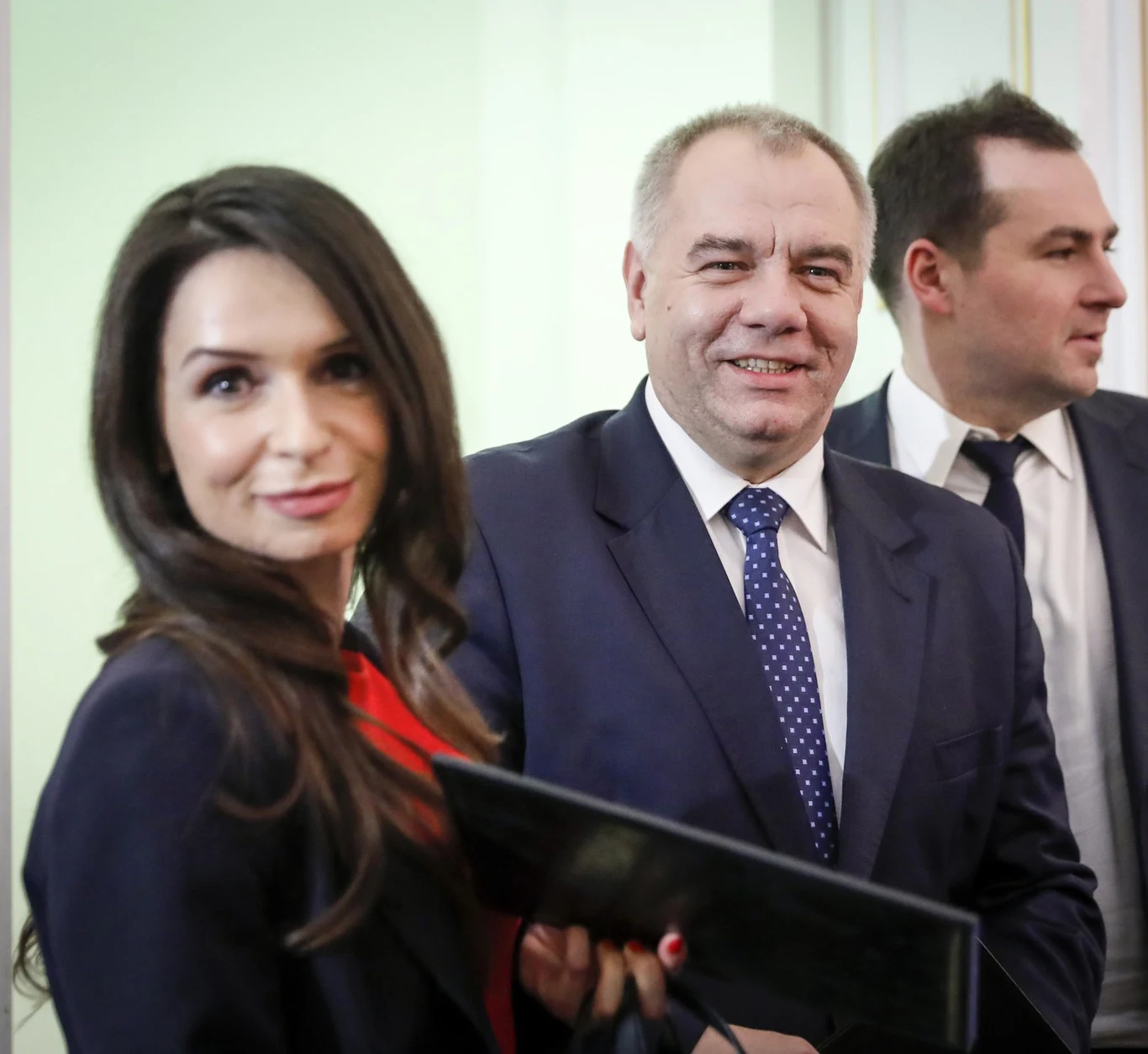 Jacek Sasin staje murem za Zbonikowskim, tłumacząc, że "romanse się zdarzają" Jacek Sasin staje murem za Zbonikowskim, tłumacząc, że "romanse się zdarzają"