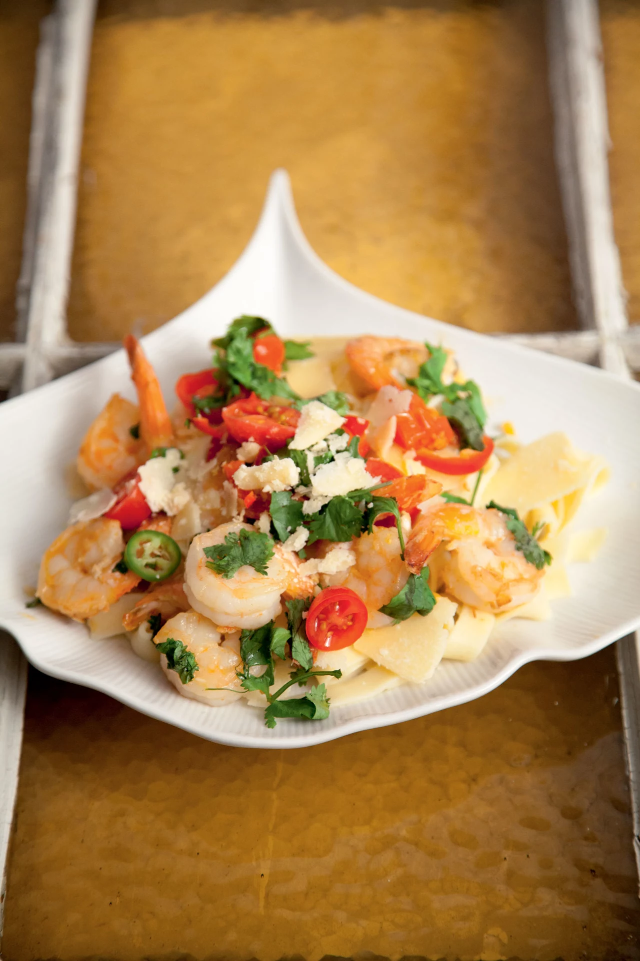 Pikantne fettucine z krewetkami i cytryną Pikantne fettucine z krewetkami i cytryną