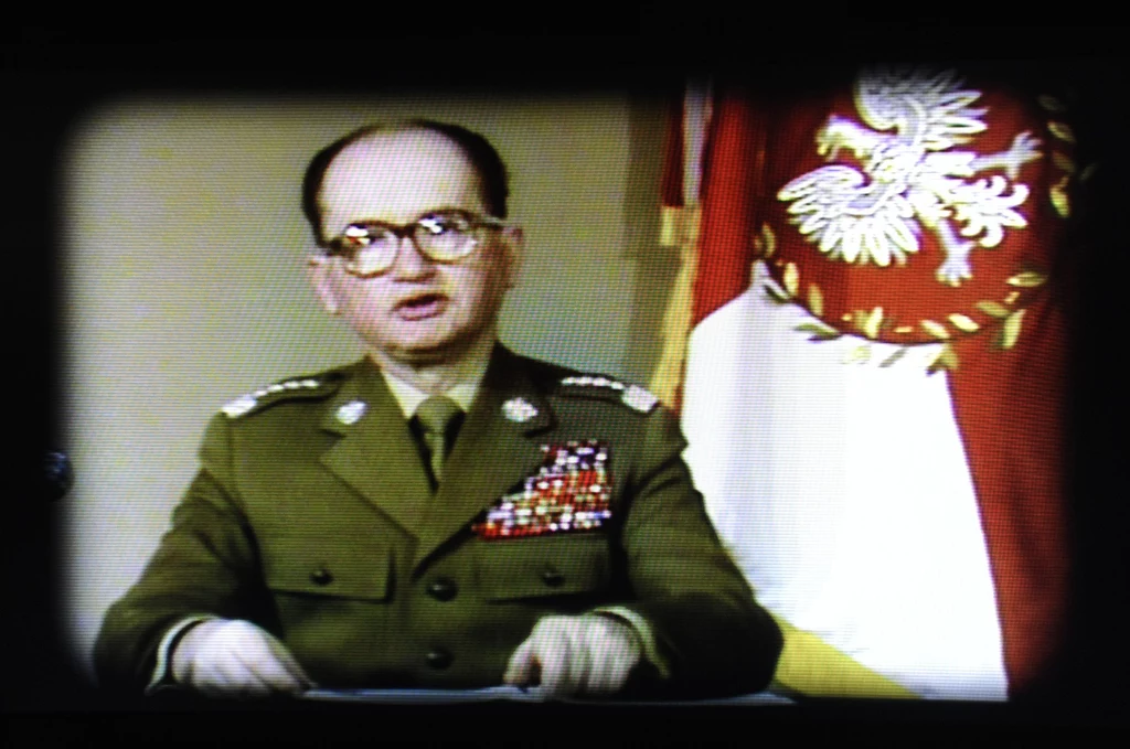 Przemówienie telewizyjne Wojciecha Jaruzelskiego informujące o wprowadzeniu stanu wojennego Przemówienie telewizyjne Wojciecha Jaruzelskiego informujące o wprowadzeniu stanu wojennego