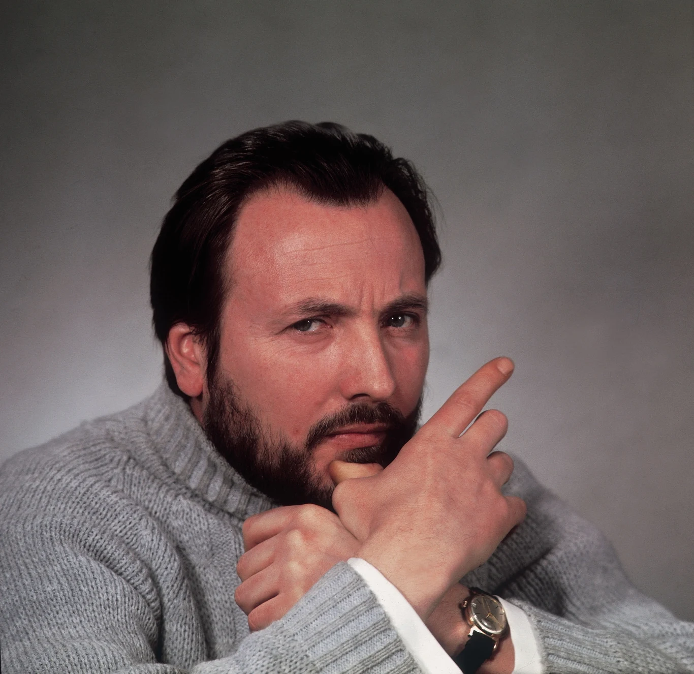 Ignacy Gogolewski, czyli niezapomniany Antek Boryna z "Chłopów",  obchodzi w piątek, 17 czerwca, 85. urodziny.

Na pytanie, co jest najważniejsze w jego zawodzie, odpowiada: "Słowo, gest, spojrzenie. To wszystko trzeba umiejętnie skomponować, by stworzyć pełnokrwistą postać".