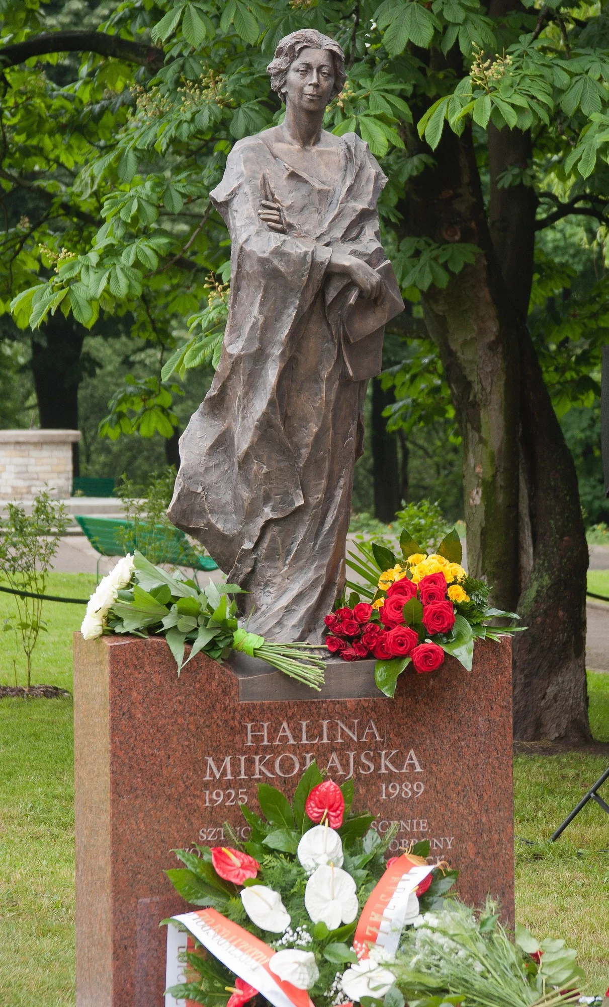 Halina Mikołajska doczekała się w Warszawie pomnika Halina Mikołajska doczekała się w Warszawie pomnika