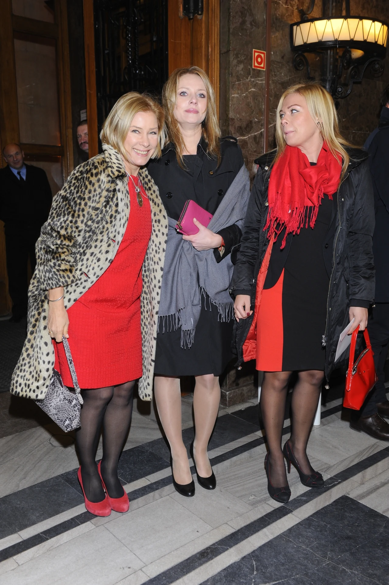 Aktorka z córkami Matyldą Robakowską i Weroniką Ciechowską Aktorka z córkami Matyldą Robakowską i Weroniką Ciechowską