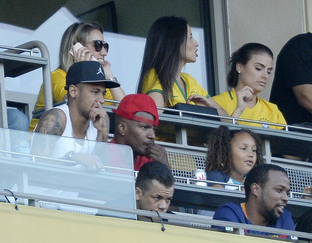Neymar ogląda w loży honorowej spotkanie Brazylia - Ekwador na Copa America Centenario Neymar ogląda w loży honorowej spotkanie Brazylia - Ekwador na Copa America Centenario