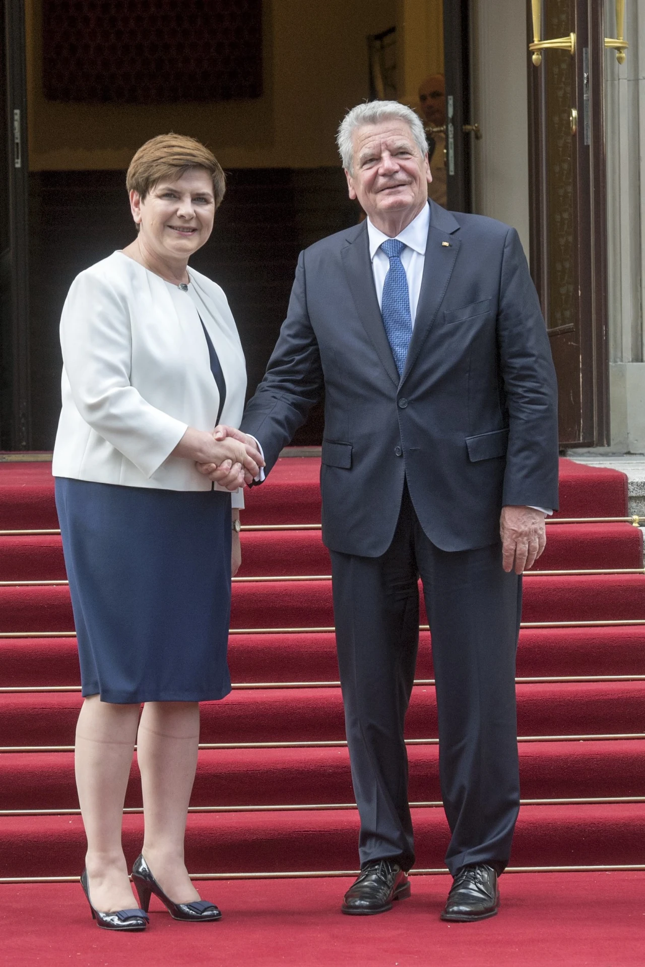 Szydło ze śladami po podkolanówkach Szydło ze śladami po podkolanówkach