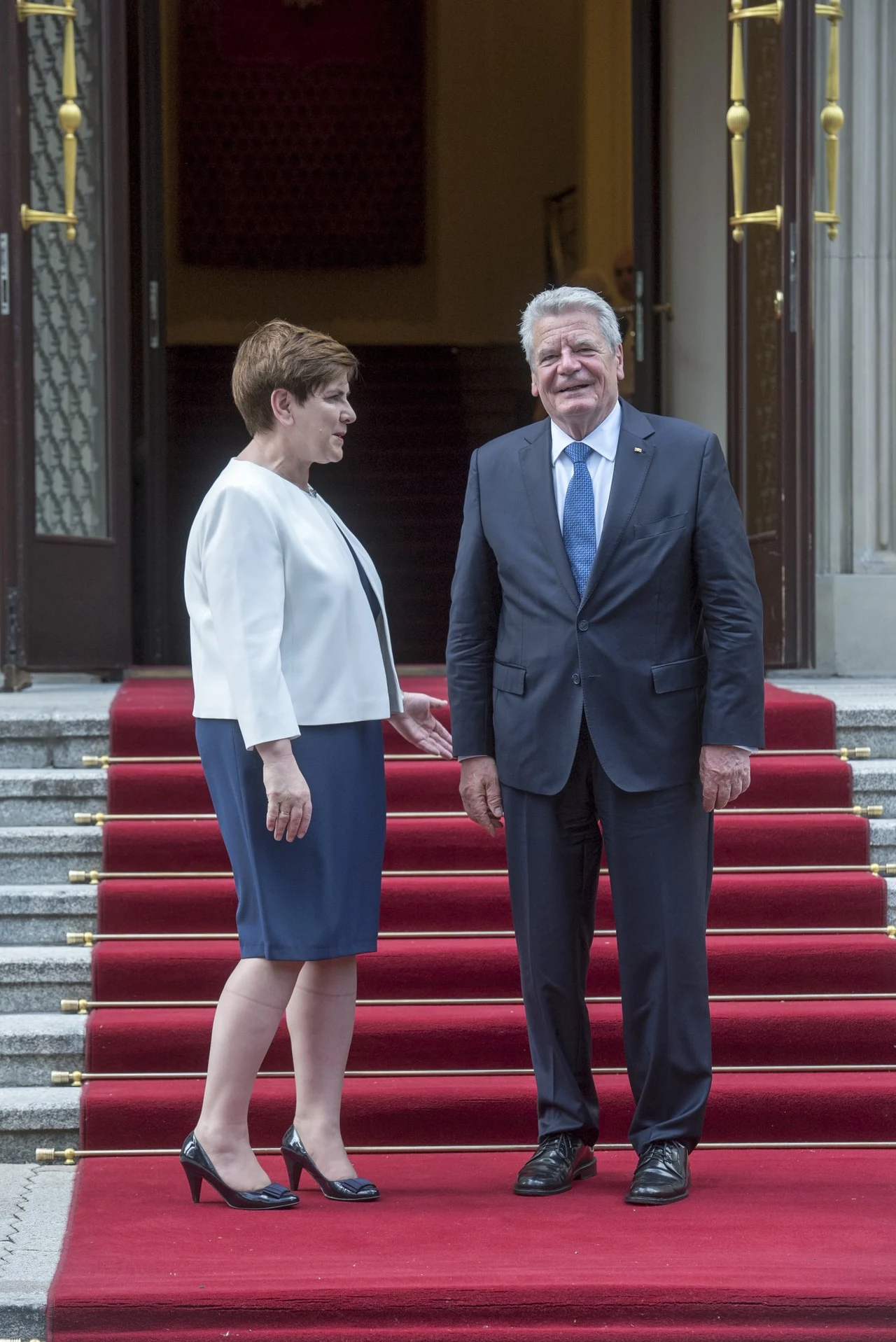 Szydło ze śladami po podkolanówkach Szydło ze śladami po podkolanówkach