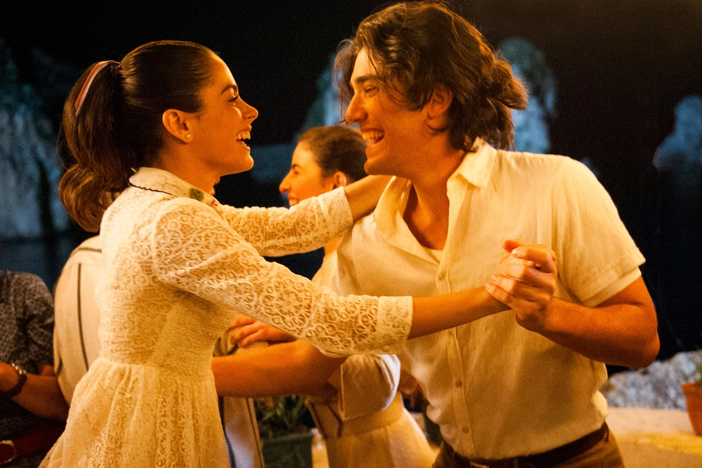 Martina 'Tini' Stoessel i Adrián Salzedo w filmie "Tini: Nowe życie Violetty" Martina 'Tini' Stoessel i Adrián Salzedo w filmie "Tini: Nowe życie Violetty"