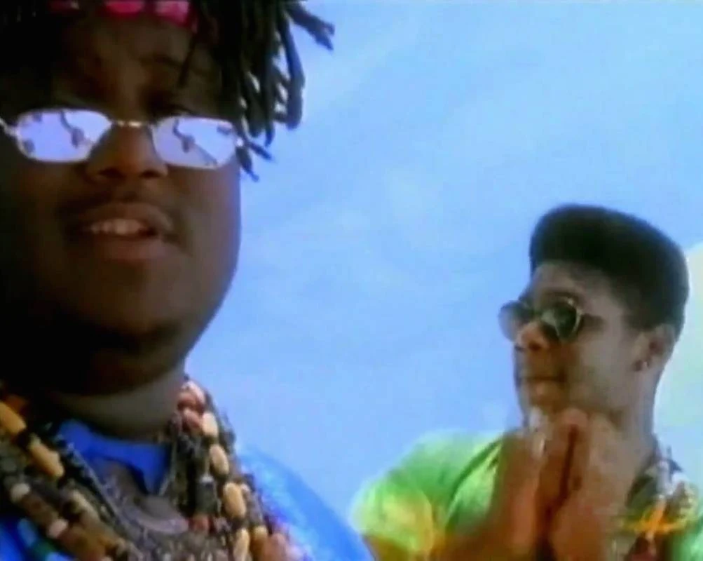 Prince Be (po lewej) w klipie "Set Adrift on Memory Bliss" Prince Be (po lewej) w klipie "Set Adrift on Memory Bliss"