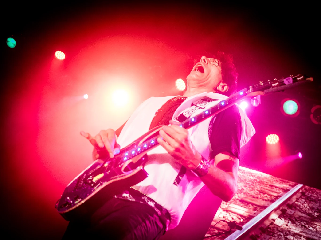 Na koncertach muzyk gra swoją drugą studyjną płytę z 1990 r. w całości.