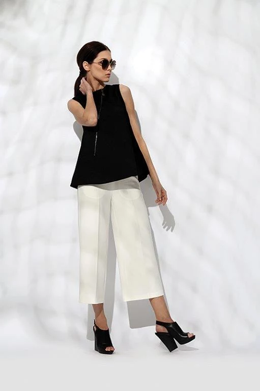 Pojawiają się supermodne spodnie typu culottes, które świetnie komponują się z minimalistyczną górą lub krótką sukienką. Pojawiają się supermodne spodnie typu culottes, które świetnie komponują się z minimalistyczną górą lub krótką sukienką.