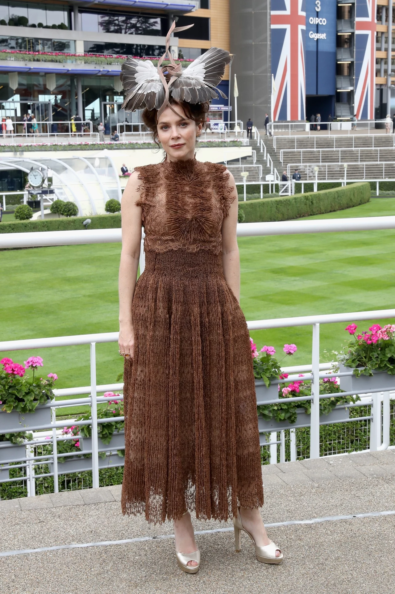 Jak sądzisz, czy Anna Friel czuła się w czymś takim komfortowo? My w to wątpimy. Jak sądzisz, czy Anna Friel czuła się w czymś takim komfortowo? My w to wątpimy.