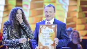 Michał Szpak i Jacek Kurski na Festiwalu w Opolu